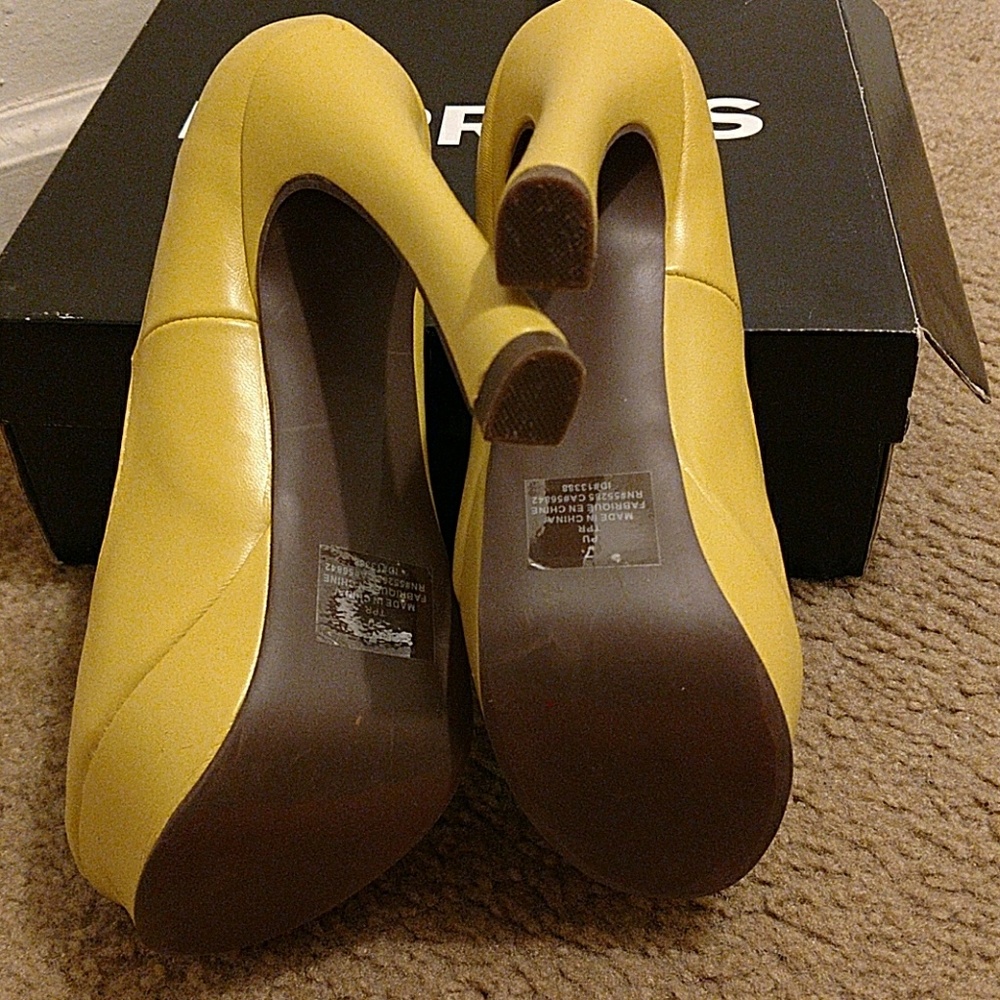 Express Shoe's - Picture 2 of 4